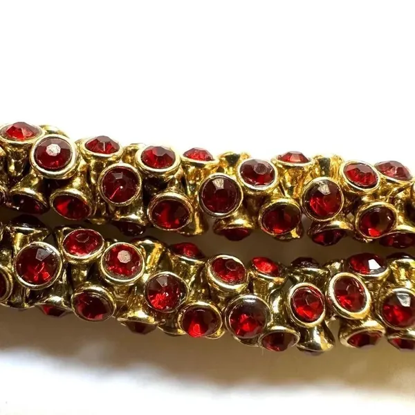 Red and gold tone round magnetic bracelet - Image 5