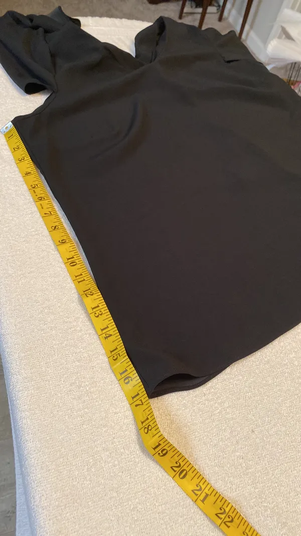 blouse flutter sleeve Size 16 - Image 2