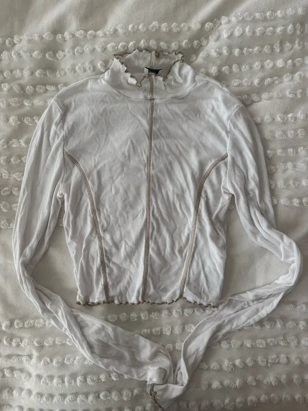 Aritzia Long Sleeve Mock Neck - Image 3