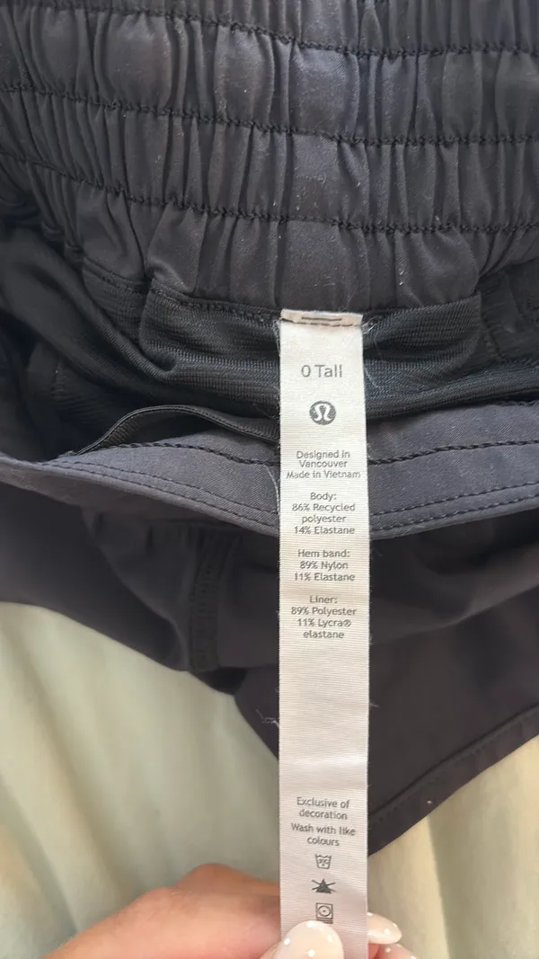 Lululemon Hotty Hot Shorts 4" High-Rise Black - Image 4