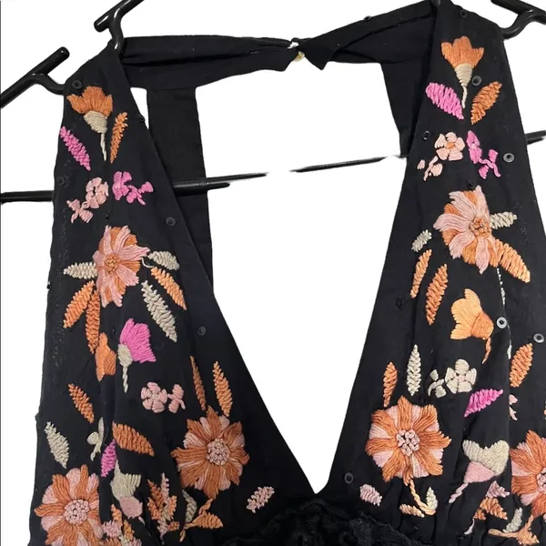 Florabella black halter tunic with flower embroidery size small - Image 3