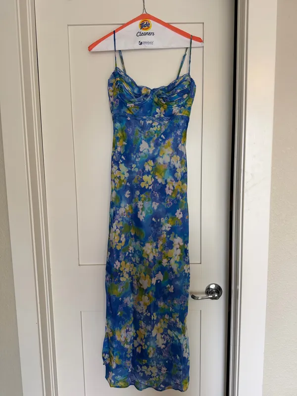 ASTR Midi Floral Dress The Label - Image 4