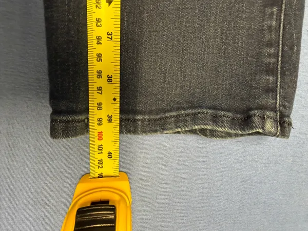 Levi’s Curve ID Demi Curve Straight Jeans 4/27 Black – Discontinued Style - Image 9