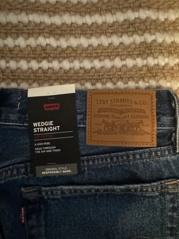Levi's Wedgie Straight Jeans - Image 2