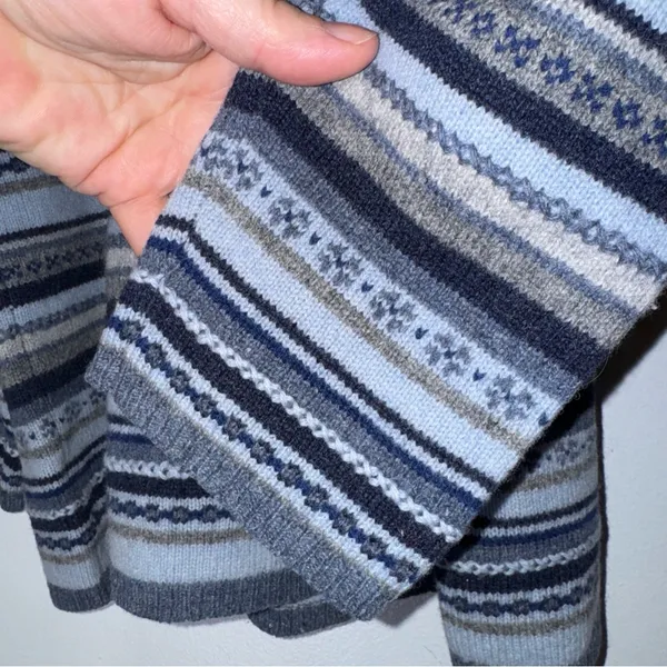 vintage eddie‎ bauer Medium Blue Fair Isle Mock Neck Lambswool Sweater - Image 4