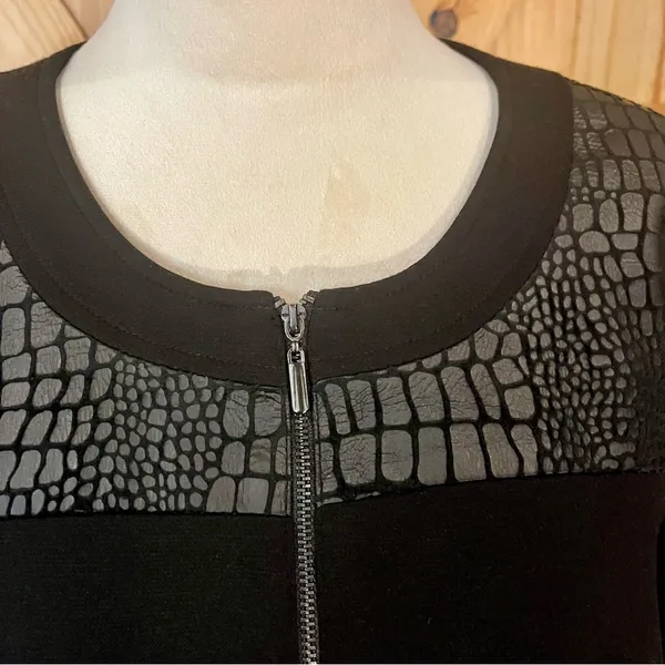 JM Collection Ladies Black Blazer - Image 2