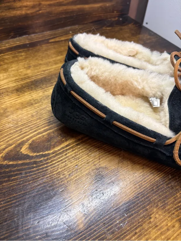 UGG black Dakota Moccasin Slippers Women Size 8 - Image 4