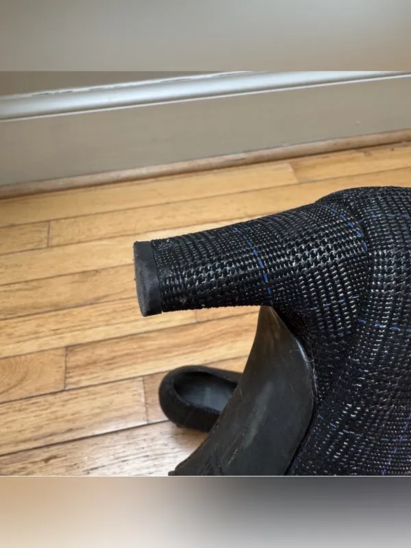 Stuart Weitzman Black Metallic Plaid Print Heels, size 8 - Image 5