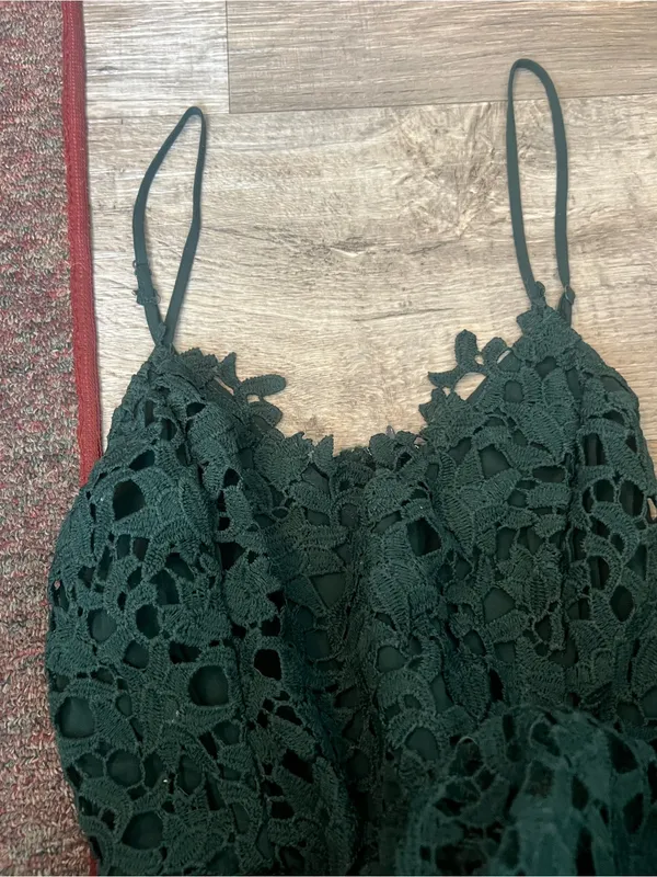 ASTR Green Lace Midi Dress - Image 7