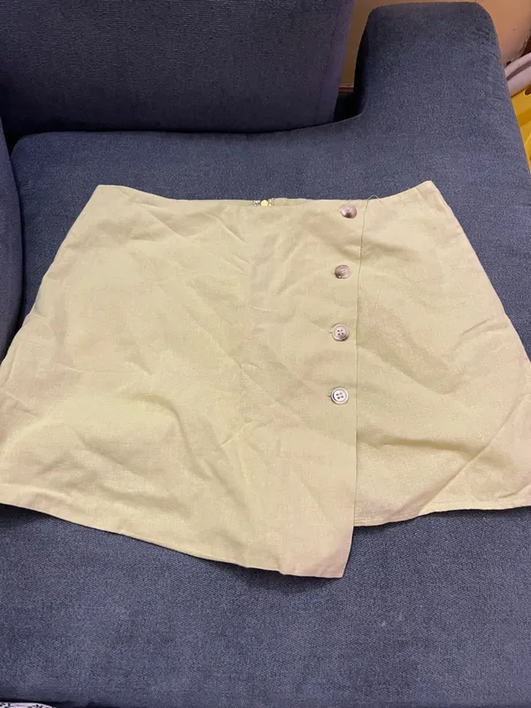 Anthropologie  Flat White Button Wrap Mini Skort - Image 6