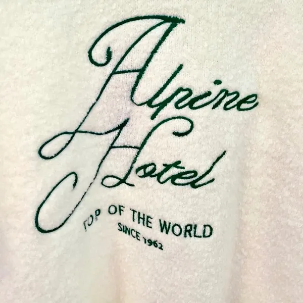 Universal Threads Alpine Hotel Cream Boucle Sweatshirt Womens Medium NWT - Image 5