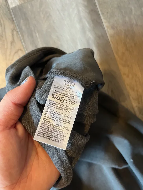 Old Navy Extra High Rise Wide Leg Trousers in Grey Melange - Image 6