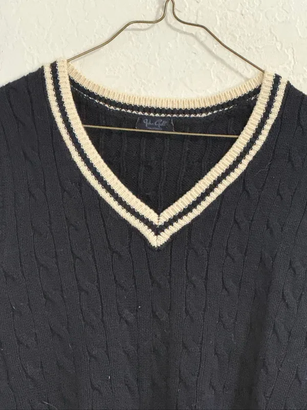 Brandy Melville John Galt Navy Blue & White Striped Cable Knit Sweater Vest S - Image 2