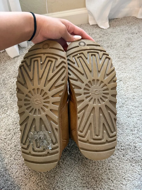 UGG Neumel Boots - Image 4