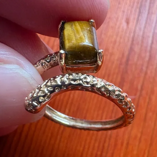 Gold Tone Textured Bypass Ring with Rectangular Tiger's Eye Stone Size 5.5‎ - Image 5