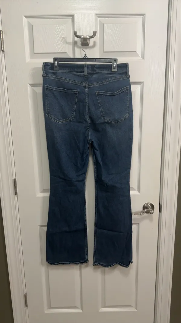 Old Navy Flare Jeans - Image 3