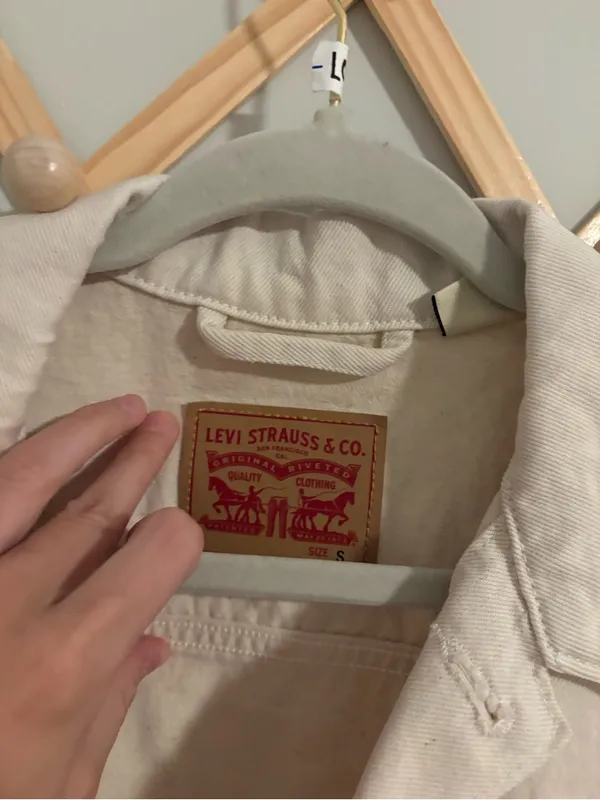 Levi’s Cream Trucker Denim Jacket size Small White - Image 5