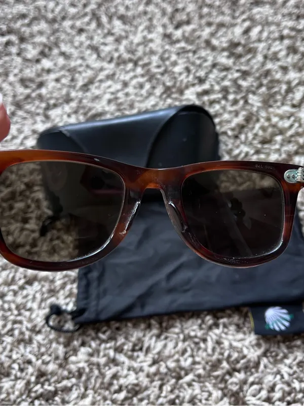 Ray-Ban Wayfarer Tortoise Sunglasses - Image 4