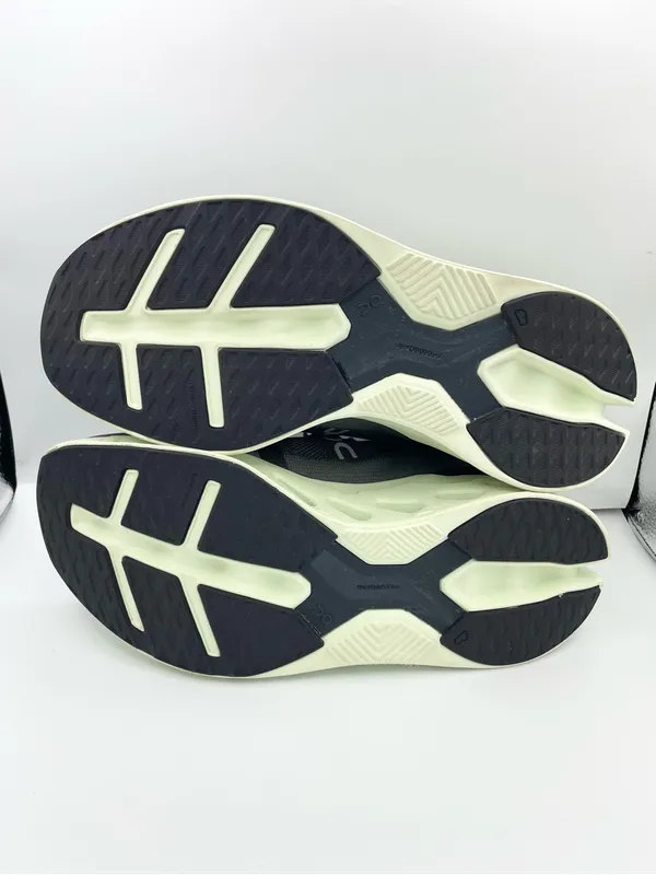 On Cloud Eclipse women’s running sneakers Size 8.5 gray/green Black - Image 7