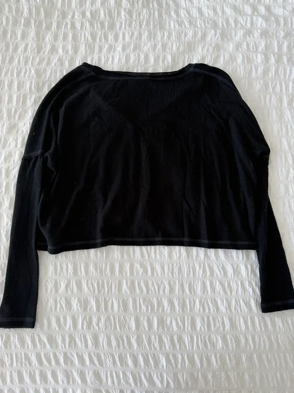 Urban Outfitters Sweater - Image 3
