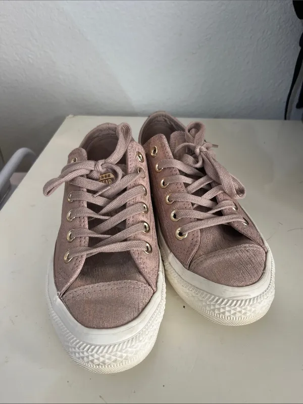 Converse Women’s Rose Gold Metallic Low Tops Sneakers Size 7 - Image 3