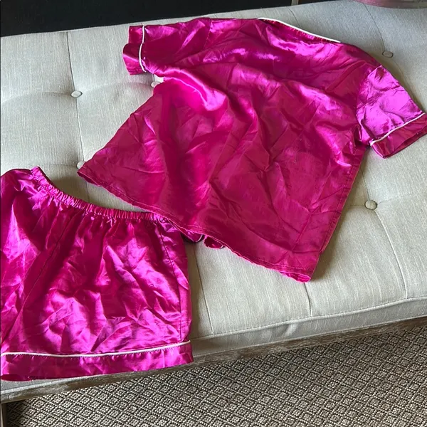 Non Signe Pink Satin Trimmed Two Piece Pajama Set Size Small - Image 8