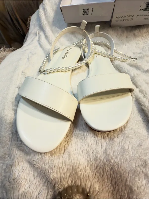 PALSCOU Wedding Shoes for Bride Flat Sandals Open Toe Pearl Bridal Shoes size 6 - Image 5