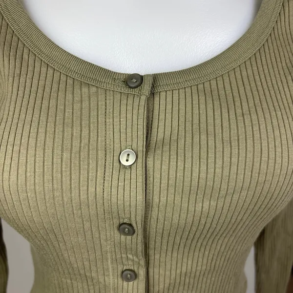 Uniqlo Women's Olive Green Ribbed Button Up Cropped Top Sweater Cardigan Size S - Image 5