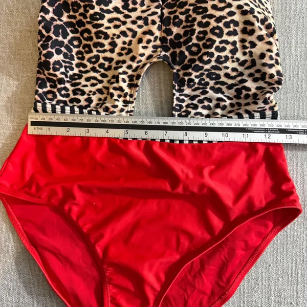 Leopard Print Cut Out‎ One Piece Swimsuit Red Bottom Striped Waistband Monokini - Image 3