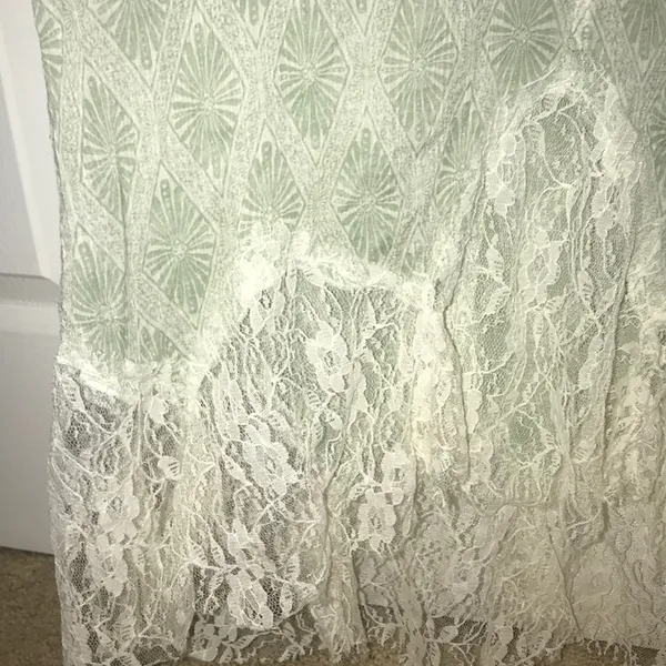 Free people flowy tank top with lace details - Image 4