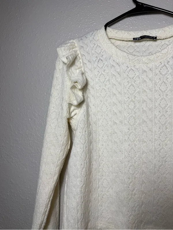 Zara Cream Cable-Knit Ruffle Shoulder Sweater‎ Size M - Image 3
