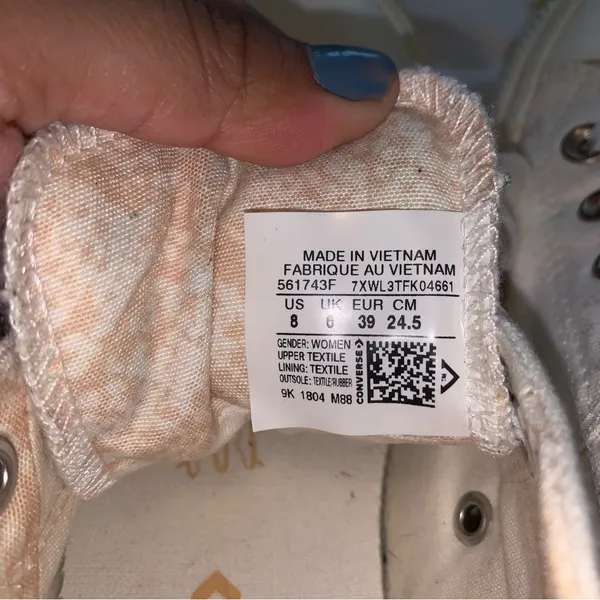 Converse shoes - Image 2