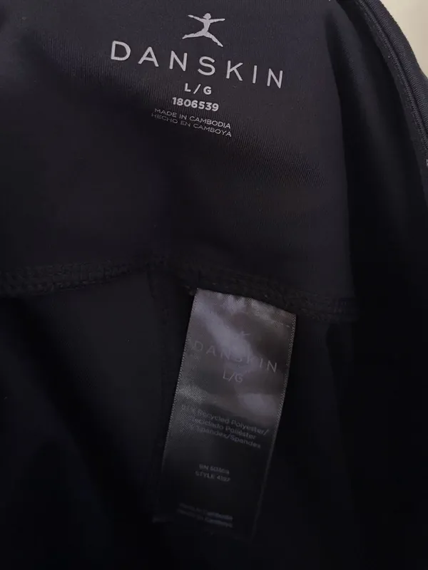 💥 Danskin 7/8 Length Solid Black High-Waist Leggings w/ Reflectors - Image 5