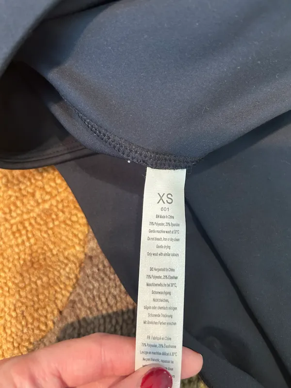 NWOT Black High Waisted Flare Leggings Athletic Yoga Pants Size XS Runs Short - Image 3