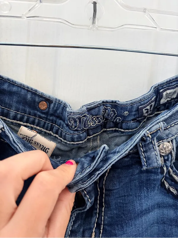 Miss Me Distressed Skinny Jeans in Blue Wash - Image 7