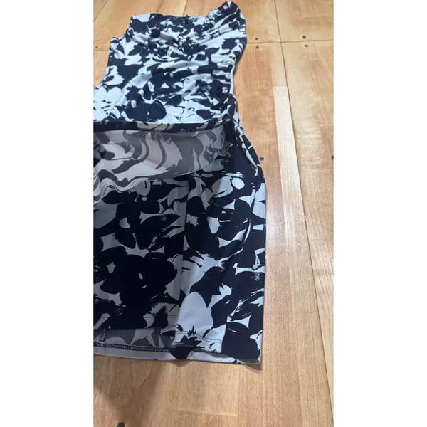 Lauren Ralph Lauren Navy Blue White Floral Ruched Sheath Dress Womens size 2‎ - Image 2