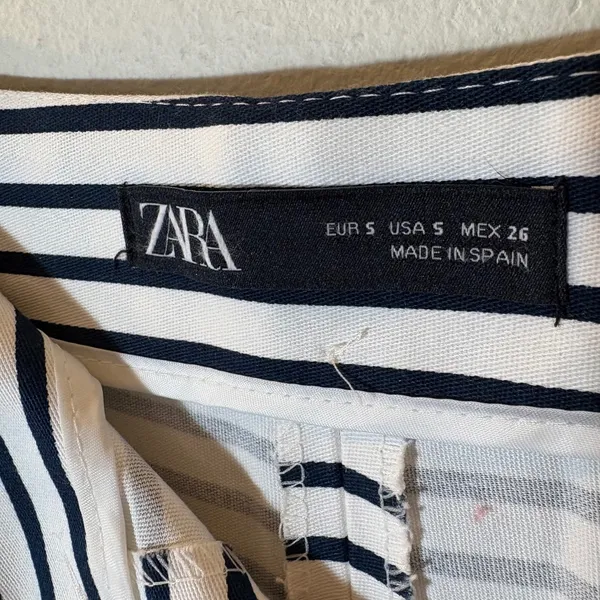 Zara Navy White Striped Ruffle Hem High Waisted Shorts Size Small‎ - Image 5
