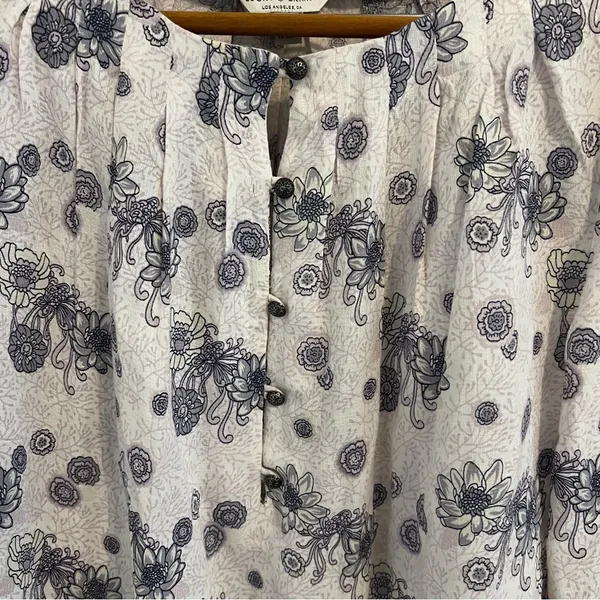 Lucky Brand Floral Peasant Blouse. Size Small. EUC - Image 3