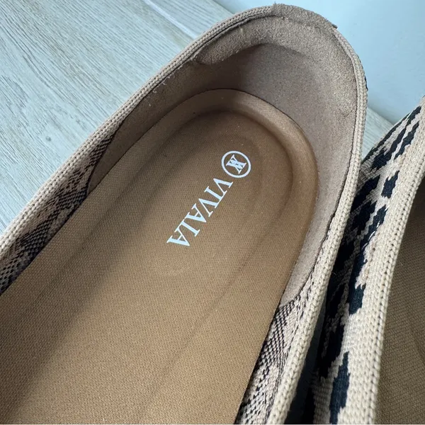 Vivaia Square-Toe V-Cut Flats Margot 2.0 Leopard Print size 40.5 - Image 8