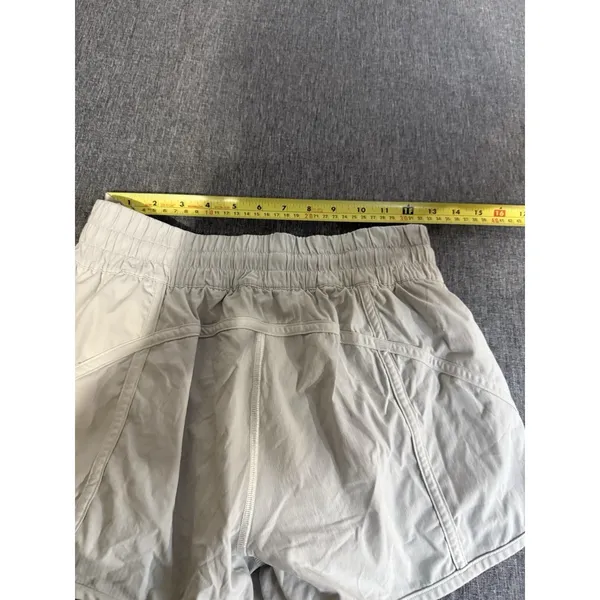 Lululemon Track Attack Running Shorts Women's Size 8 Soft Grey 3" Inseam - Image 9