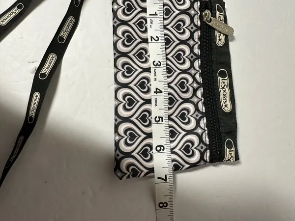 Lesportsac Black & White Heart Motif Crossbody Wristlet Pouch 7”x4.5” - 18” drop - Image 5
