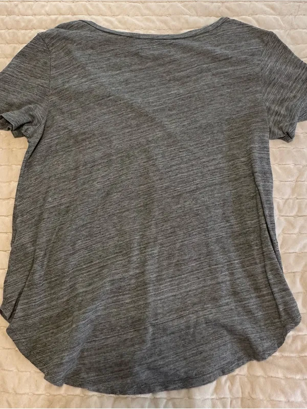 Abercrombie & Fitch Women's Gray V-Neck Pocket Tee - Image 2