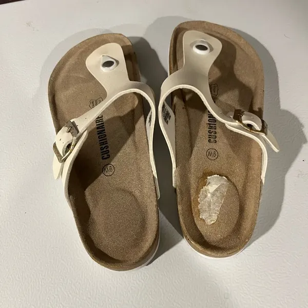 Cushionare Women's White Sandals size 9 - Image 3