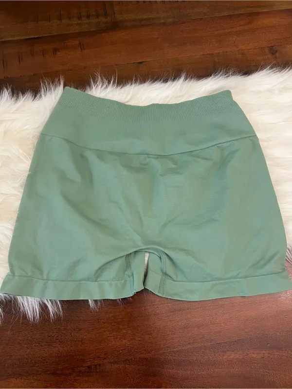 AYBL Scrunch Butt Seamless Biker Shorts Sage Green High Waist Large 3” inseam - Image 2