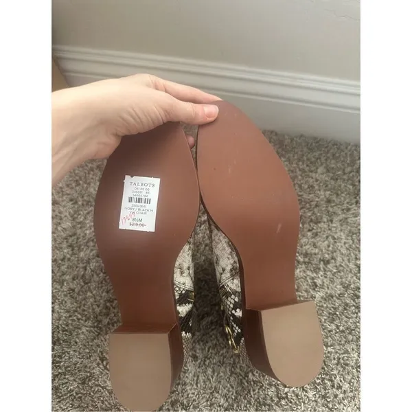 NWT TALBOTS VIA CHAINLINK DETAIL ANKLE BOOTS Size 8.5- EMBOSSED LEATHER - Image 10