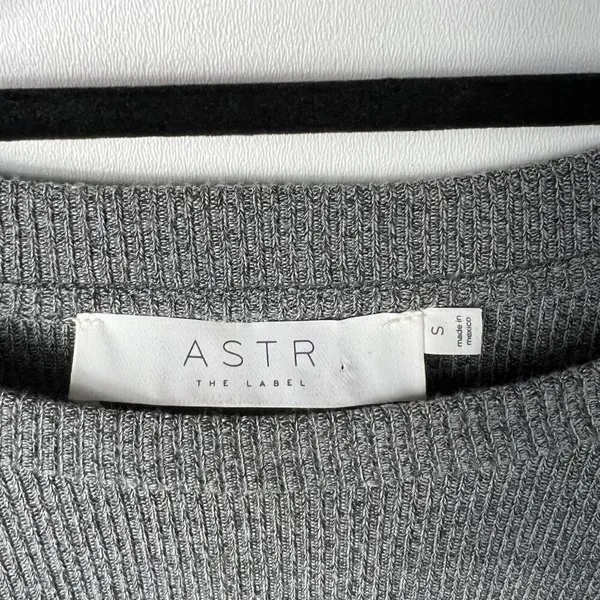 ASTR the label front‎ tie long sleeve gray top women’s size small - Image 4