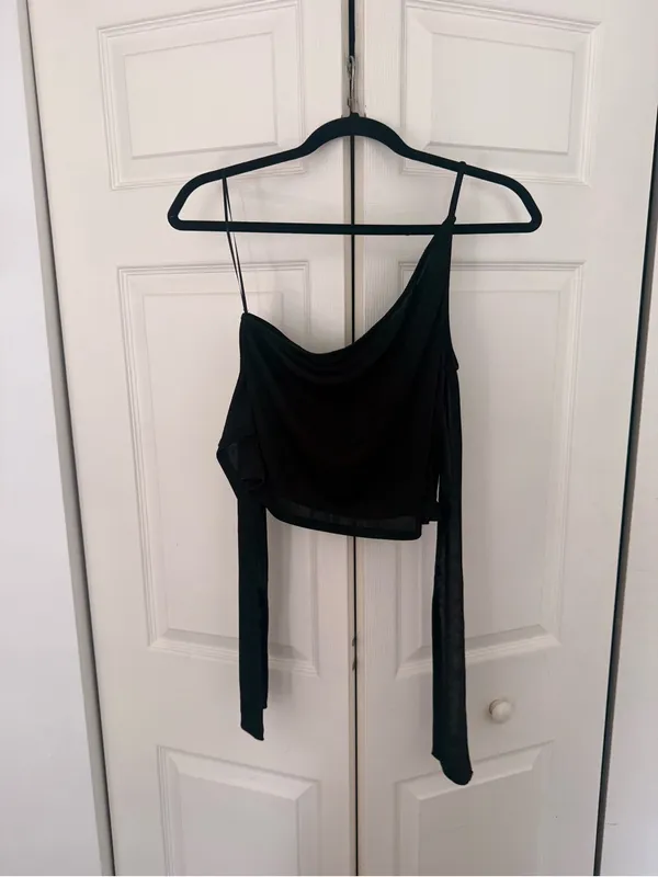 Urban Outfitters Black Long Sleeve One Shoulder Cold Shoulder Top Size Large - Image 2