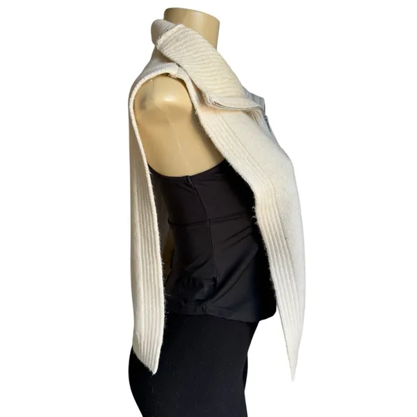 H&M Knitted Sweater Vest Quarter Zip Collared Light Beige Side Slit One Size - Image 3