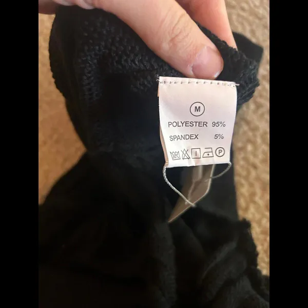 Size medium top Shirt Sweater Black Color - Image 4