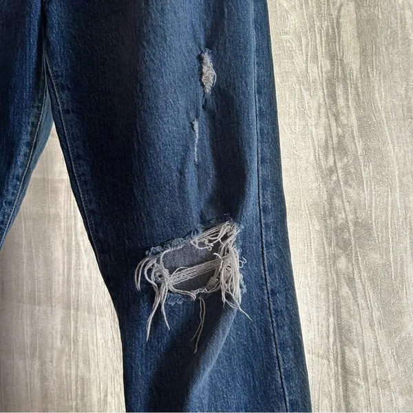 Levi's Premium Wedgie High‎ Rise Jeans Distressed Ripped Knee Dark Denim Size 28 - Image 2